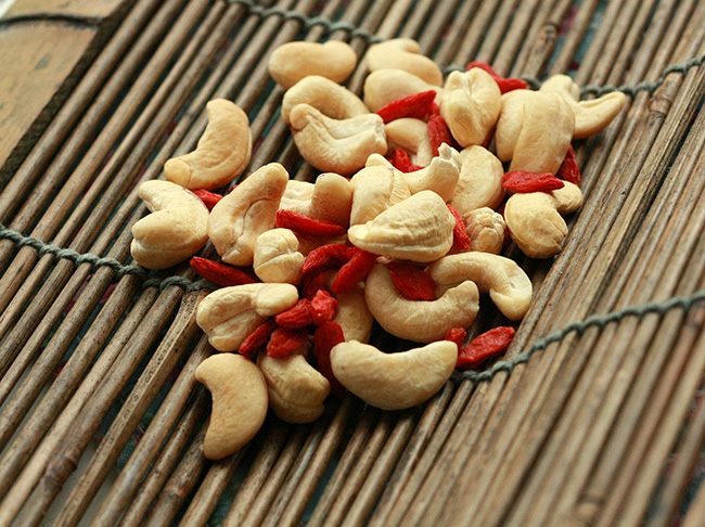 photo-goji-berries-&-cashews-jennifer-zuckerfreie-ernaehrung